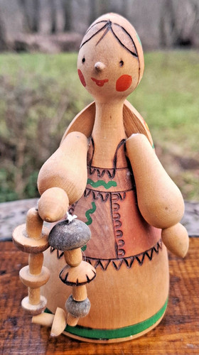 Holz puppe figur - holz, pilzsammlerin