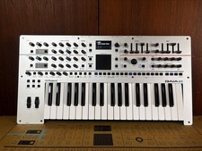 Roland Gaia 2 37 Tasten
