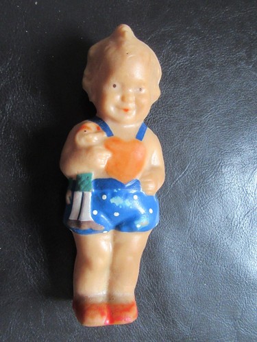 Puppe-Kind-Quietsche-Figur-Gum