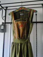 Sportalm Dirndl 100% Seide bestickt mit Schürze Size 42