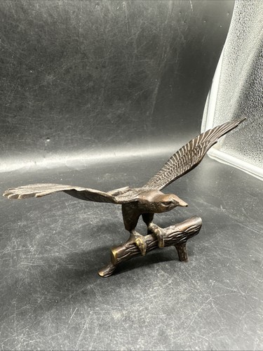 Ein adler auf einem - adler,
