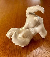 Spielender Eisbär KPM 10cm