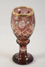 Q40S26- Pokalglas mit Schliffdekor Blumenmotiv handbemalt