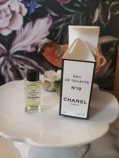CHANEL  NR 19  MINIATUR PURE EAU DE TOILETTE 4ML SPLASH NEU MIT OVP   VINTAGE