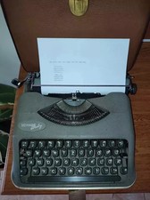 QWERTZ Small Pica HERMES BABY PORTABLE typewriter typewriter  Schreibmaschine