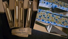 4x Aufschnittzange und 2x Tortenheber aus DDR-Zeiten