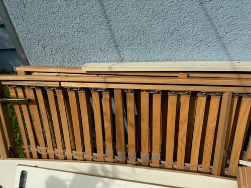 Zwei lattenroste mit - lattenroste,