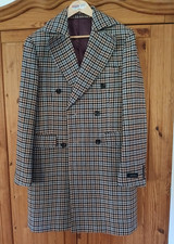 Feraud gr.42 italy, deutsche gr.50/L vierfarbig, hauptfarbe beige.