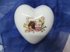 Deckeldose Miss Petticoat