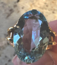 Ring mit großem Blautopas, Gg. 585, Gr. 57, 5,7 Gramm