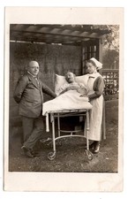 AK Foto Sanatorium Arzt