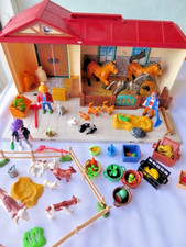 Playmobil Mitnehmhaus- Bauernhof- 60 Teile -Pferde Katzen Ziege Kühe Futter 