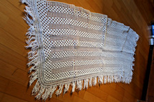 Tischdecke, Kommodendecke, gehäkelt, Handarbeit, Gardine, 160 x 60 cm, Fransen