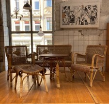 Sitzgruppe aus Rattan |