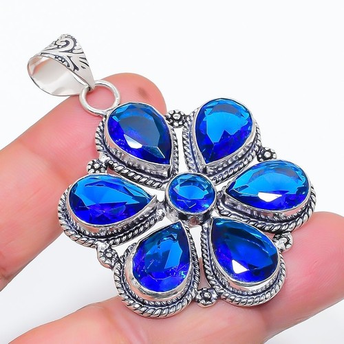 Handgefertigter blauer