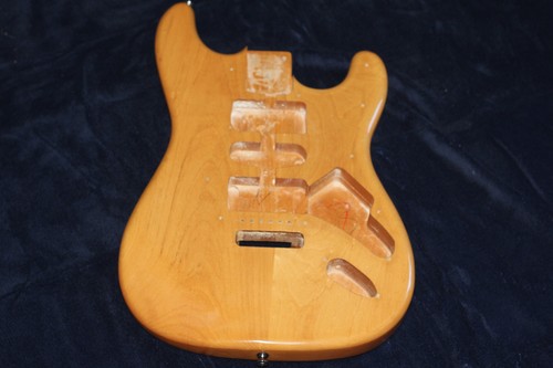 Ein strat korpus body - ein, aus