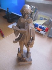 Holzfigur „Der Bücherwurm“ – handgeschnitzt  25 cm – Gelehrter mit Buch
