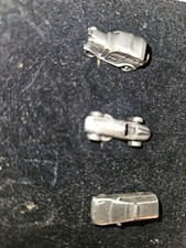 Pin 3 Stück Anstecknadel; Moderner ADAC, ein  Rennwagen und Oldtimer ADAC