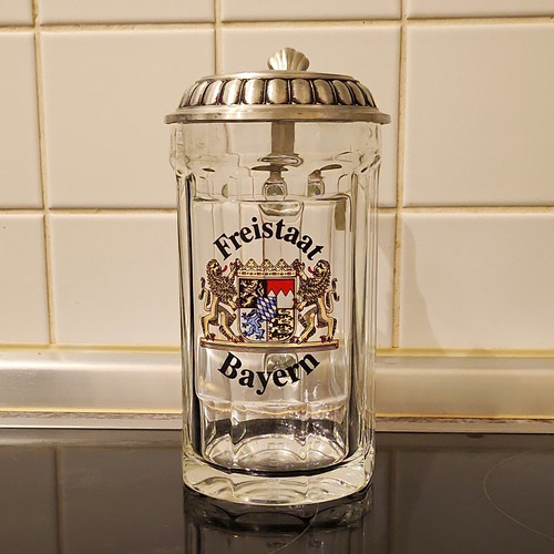 Glas bierkrug mit zinndeckel - glas-bierkrug,