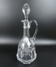 Aufwändig gschliffener Glas