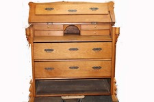 Kommode, Antikes Möbelstück