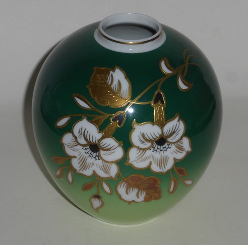 Handbemalte grüne vase mit - grüne,