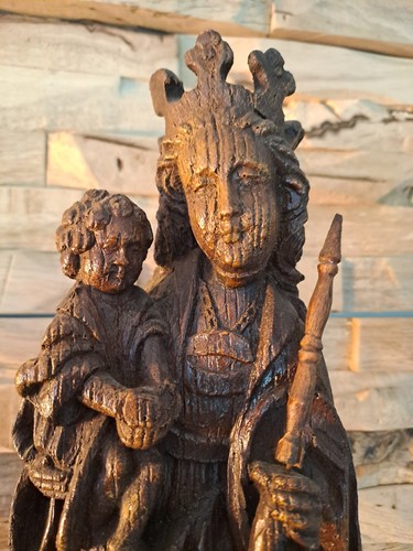 Alte madonna mit kind - kind, holz