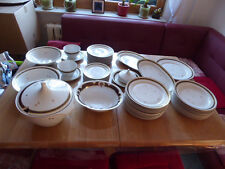 Speiseservice für 12 Personen, Graf von Henneberg Porzellan, echt Kobalt