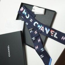 CHANEL Silk SCARF New Schal