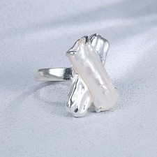 N09 extravaganter Ring mit rechteckiger Barockperle Silber 925 verstellbar