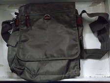 Schöne Tasche von Oleana Khaki Grün ca. 27 x 30 cm groß Umhängetasche