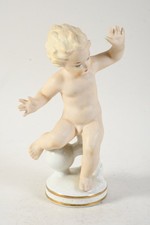 Q40W33- Wallendorf Porzellan Figur Knabe farbig