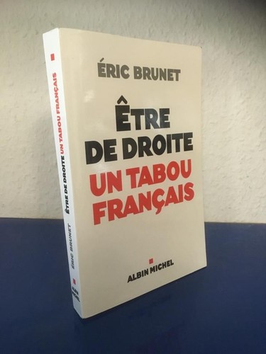 Etre droite un - de, droite: