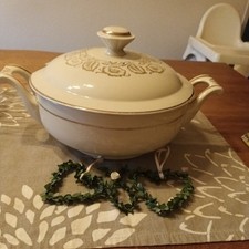 alte Bavaria Suppenterrine mit Goldrand und Muster