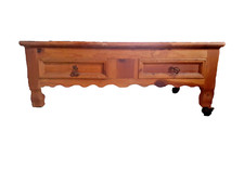 Wohnzimmertisch mexikanische Pinie 124x46x80 mit zwei Schubladen 