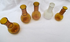 5 kleine Lauscha Glasvasen, DDR Glas , Fadenglas , weiße Glasvase, gelbe Vasen