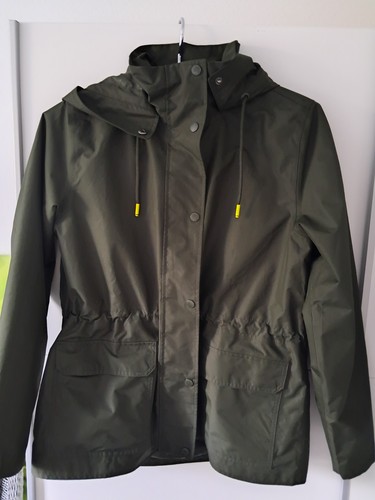 Neuwertige regenjacke tcm - neuwertige,