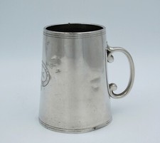 Schwerer Krug mit Glasboden *