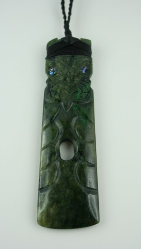 Maori nephrit jade carving - nephrit,