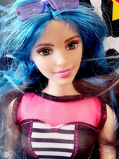 Barbie Fashionistas, curvy