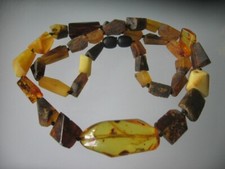 Roh und Pollierten Bernstein