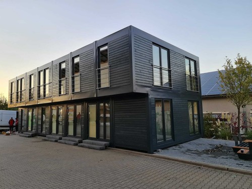 Bürocontainer auf eine - , etage