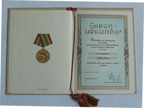 Urkunde zur medaille für - urkunde,