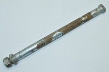 SUZUKI GSX R 750 ACHSE STECKACHSE HINTEN HINTERRADACHSE SCHWINGENSTECKACHSE