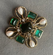 Modeschmuck-Brosche - Perlen