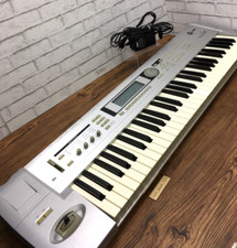 Korg Triton Le 61 Tasten Keyboard Synthesizer Musik Le61 silber mit Adapter