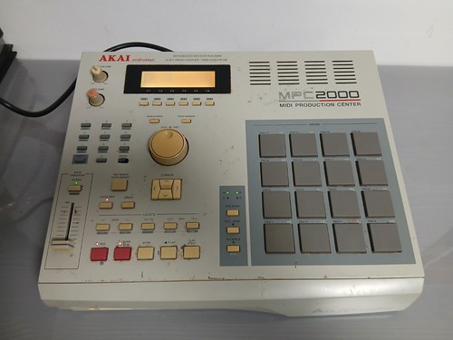 Akai mpc2000 sampler - mpc2000, 32mb