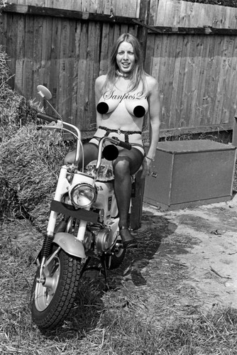 Photo erotik naked - -,