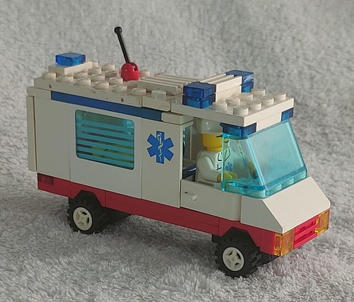 Lego 6666 ambulance - lego,