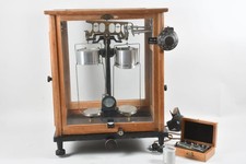 C26R79- Sartorius Apothekerwaage Feinwaage mit Zubehör ua Gewichte 